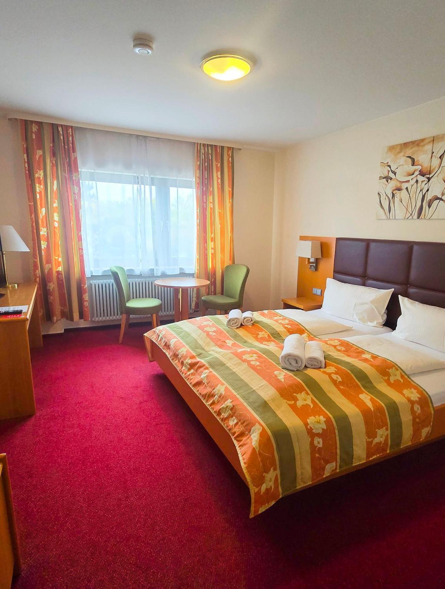 Hotel Zur Moselbruecke Schweich Exterior photo