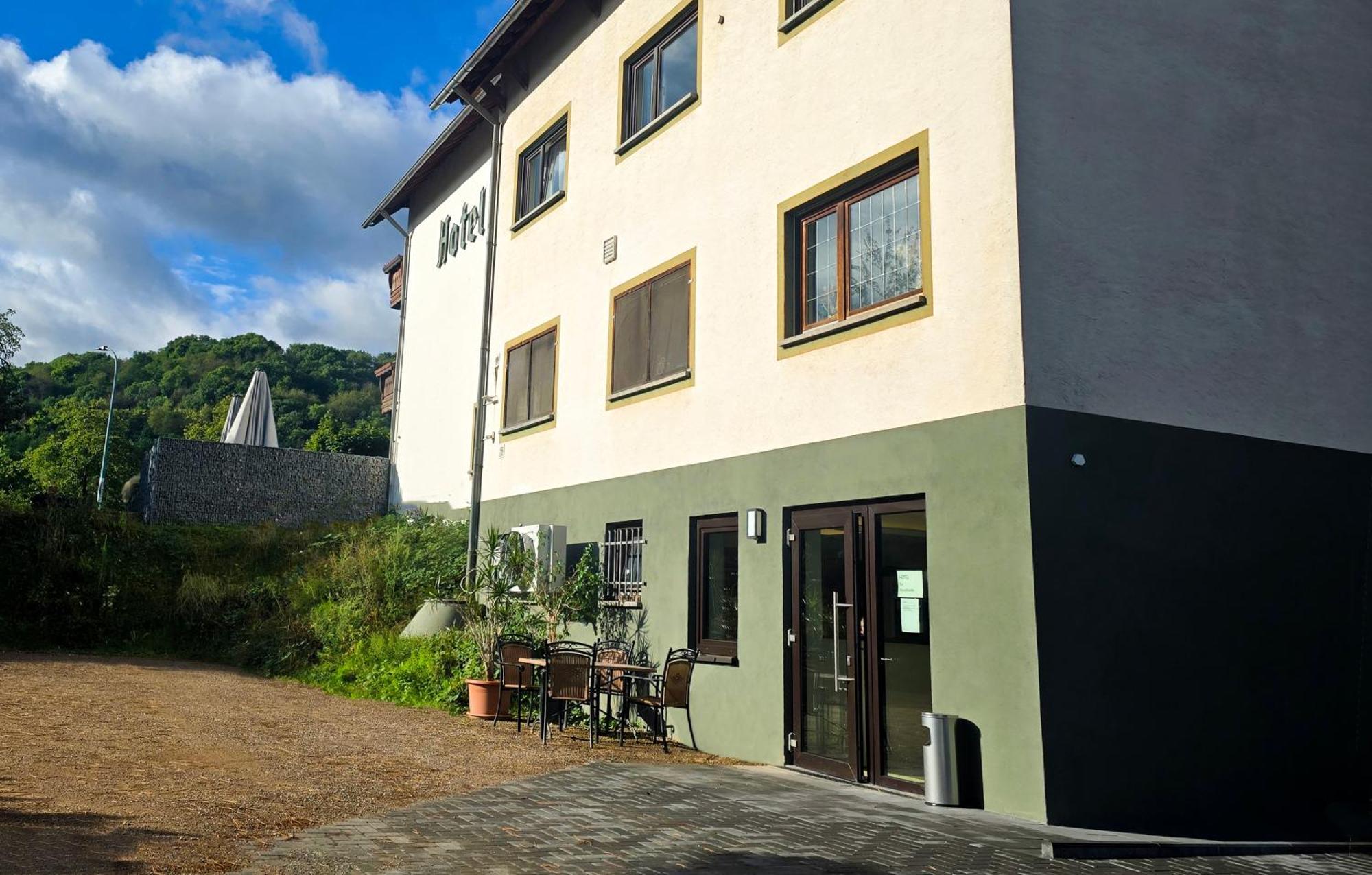 Hotel Zur Moselbruecke Schweich Exterior photo